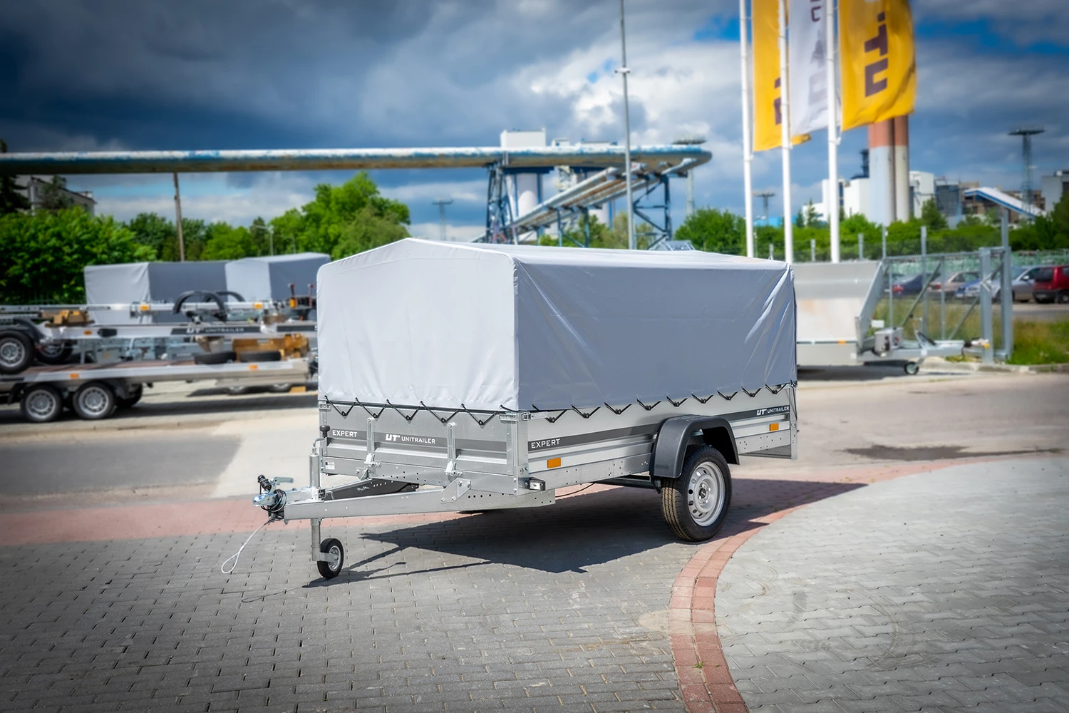 nowe przyczepy Unitrailer