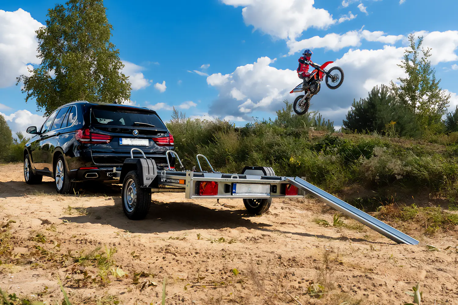 Transport crossa - jak bezpiecznie przewieźć motocrossa?